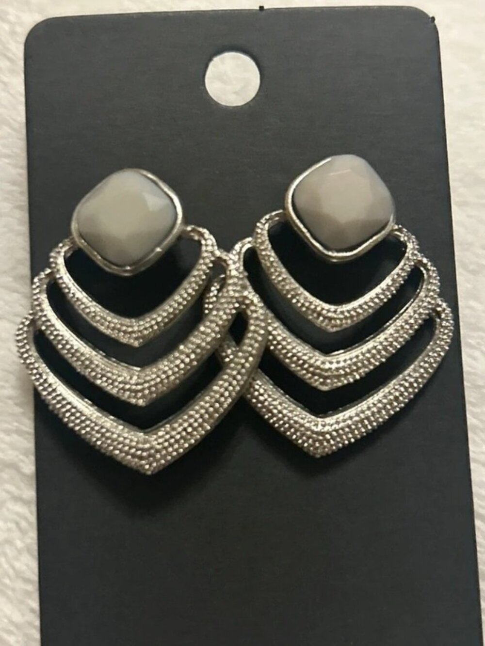Vintage silver & gray tone earrings - Picture 2 of 5